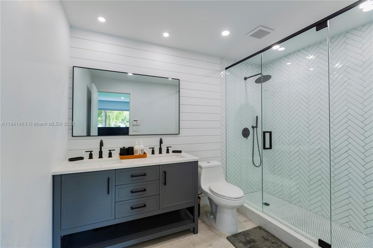 8225 SW 81st Ct, Miami, FL 33143 Photo