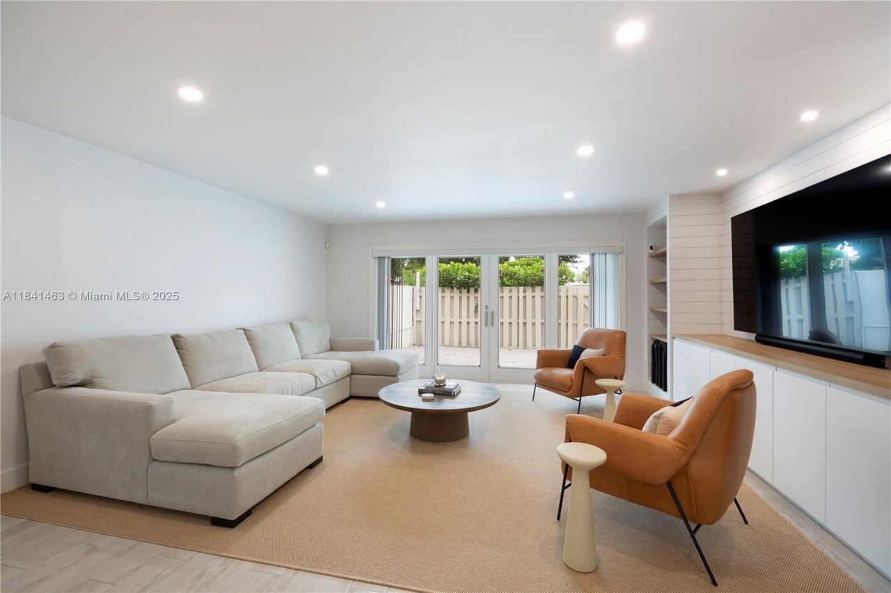 8225 SW 81st Ct, Miami, FL 33143 Photo