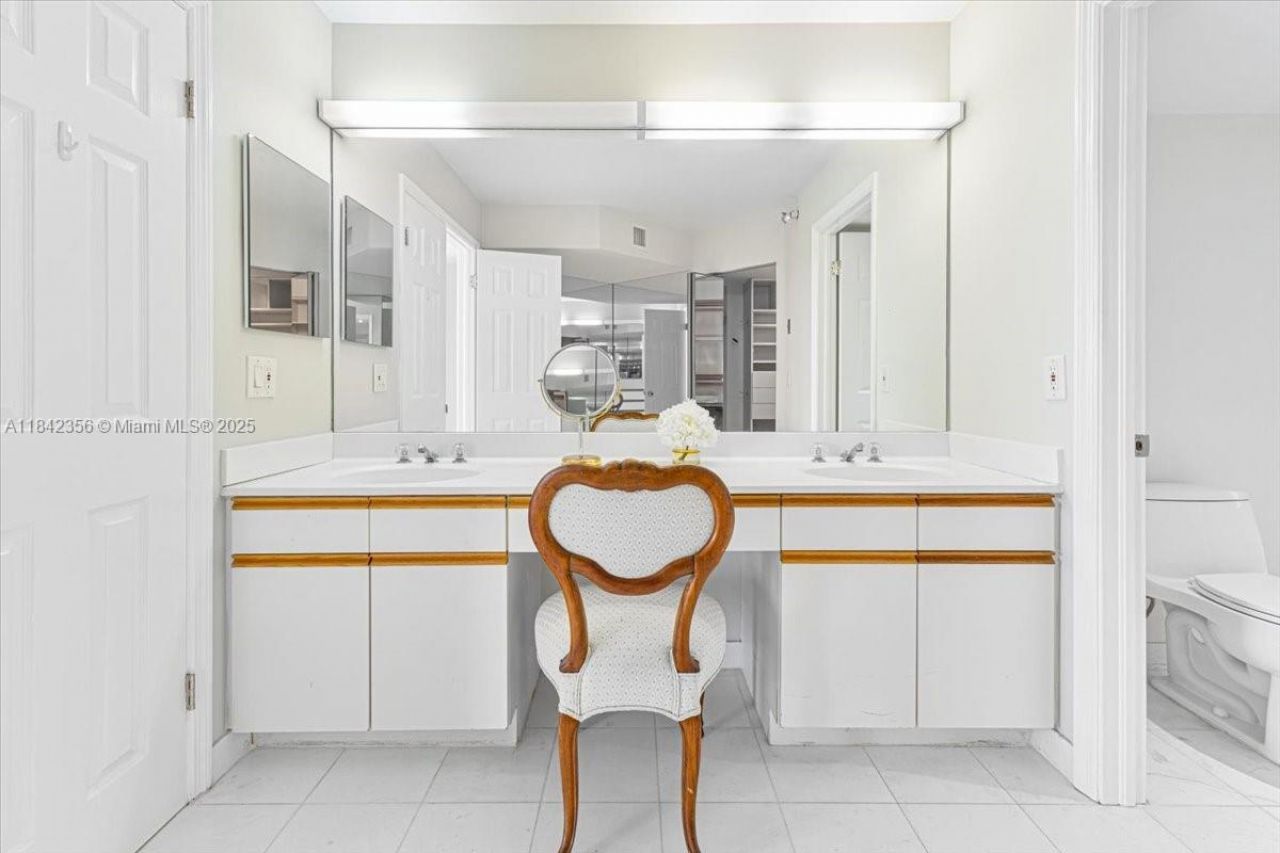 3500 Mystic Pointe Dr, Unit 2101, Aventura, FL 33180 Photo