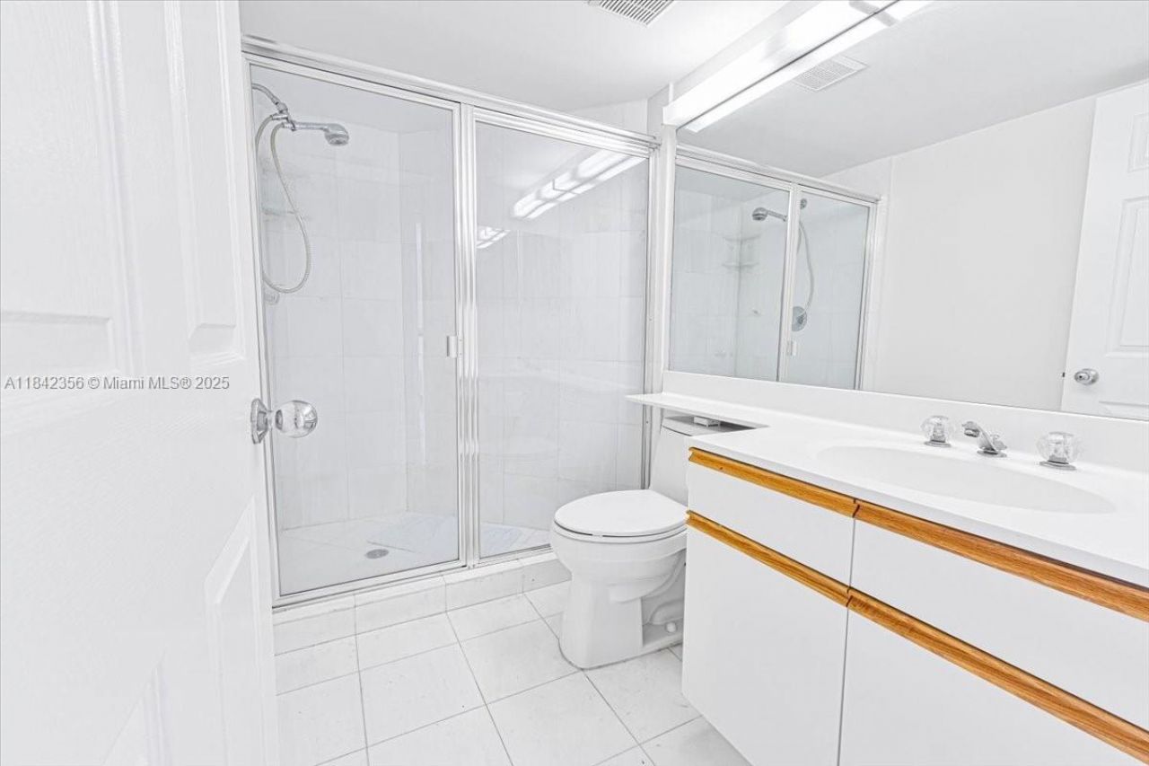 3500 Mystic Pointe Dr, Unit 2101, Aventura, FL 33180 Photo