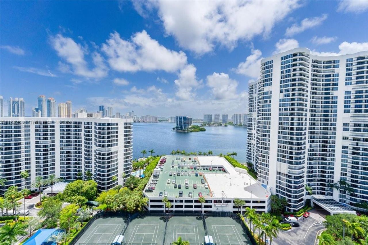 3500 Mystic Pointe Dr, Unit 2101, Aventura, FL 33180 Photo