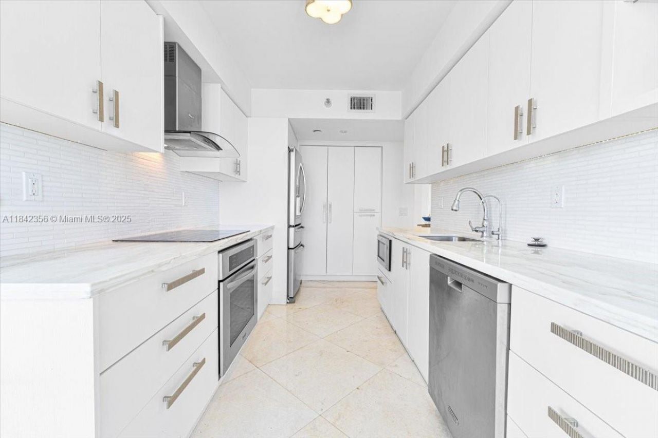 3500 Mystic Pointe Dr, Unit 2101, Aventura, FL 33180 Photo