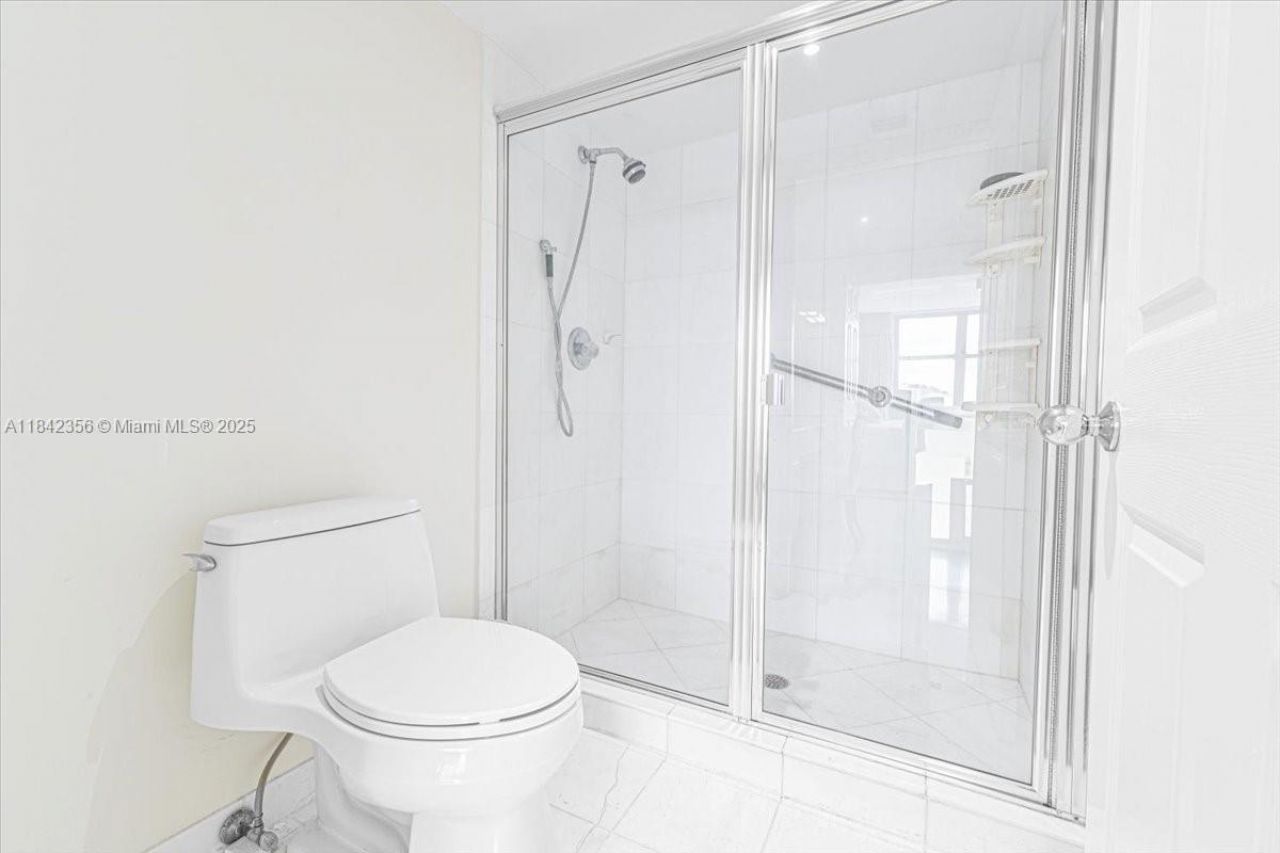 3500 Mystic Pointe Dr, Unit 2101, Aventura, FL 33180 Photo