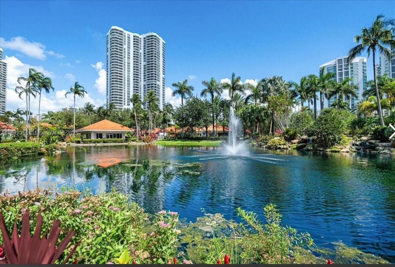 3500 Mystic Pointe Dr, Unit 2101, Aventura, FL 33180 Photo