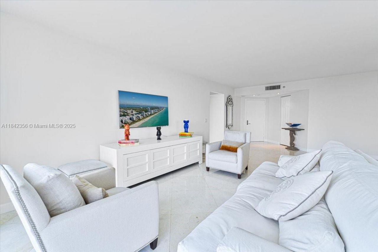 3500 Mystic Pointe Dr, Unit 2101, Aventura, FL 33180 Photo