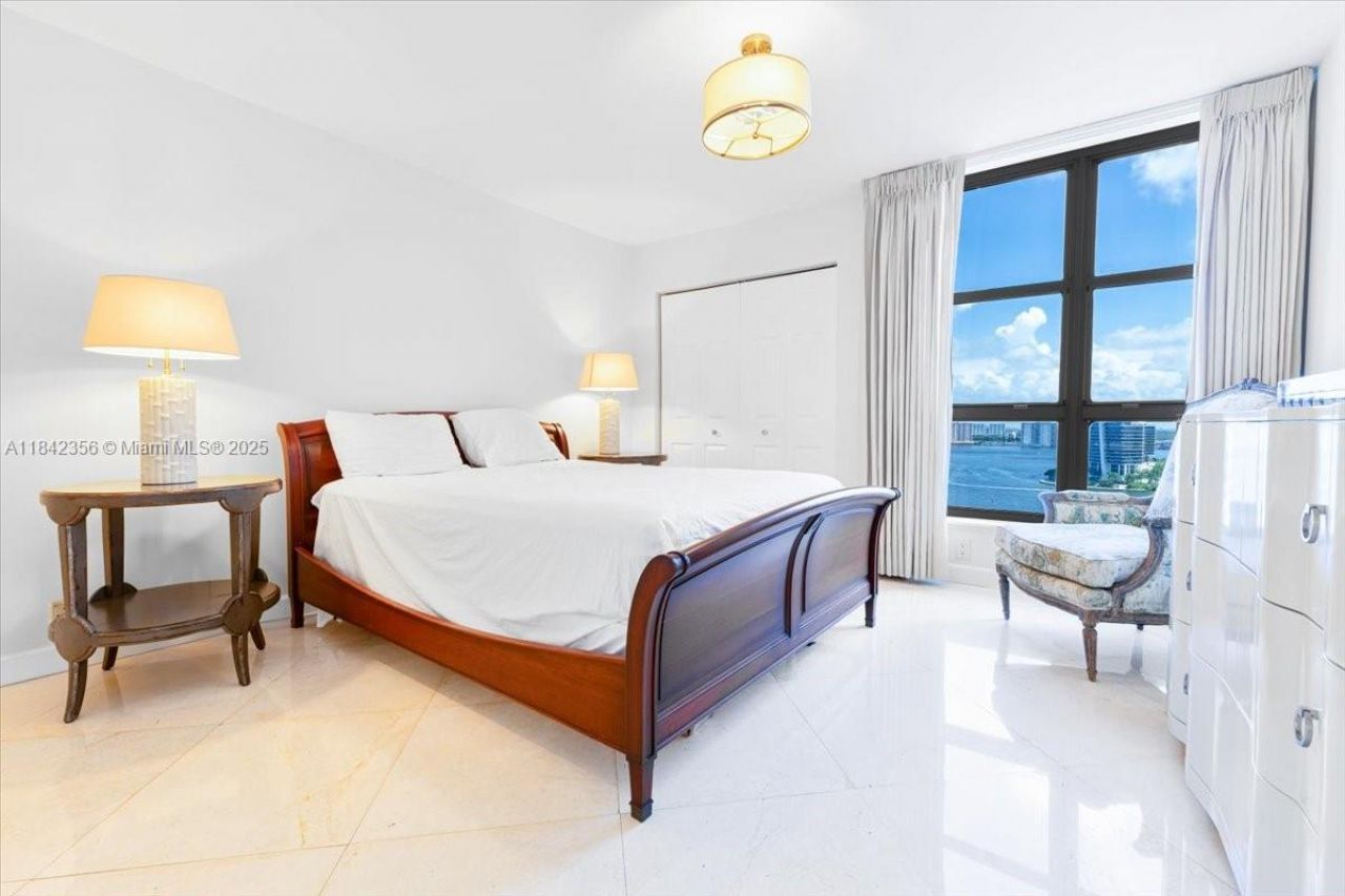 3500 Mystic Pointe Dr, Unit 2101, Aventura, FL 33180 Photo