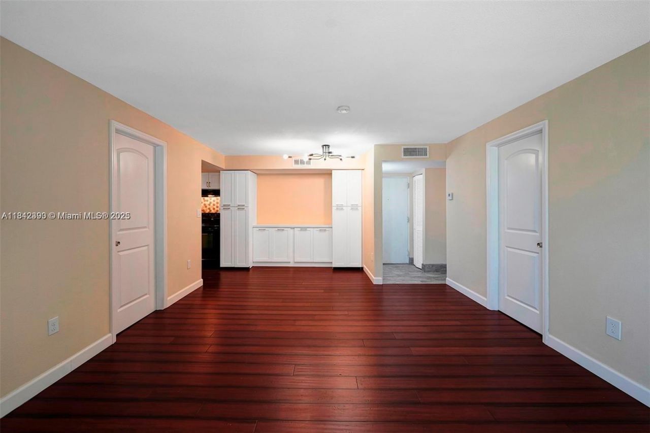 1720 NW N River Dr, Unit 411, Miami, FL 33125 Photo