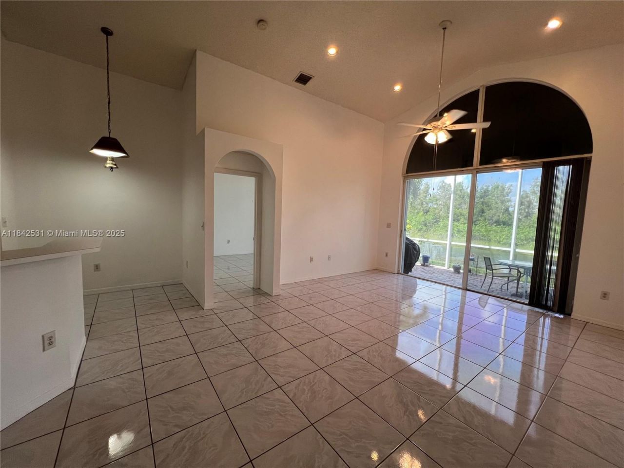 2130 NW 166th Ave, Pembroke Pines, FL 33028 Photo