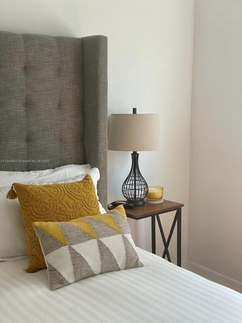 1155 Brickell Bay Dr, Unit 2802, Miami, FL 33131 Photo