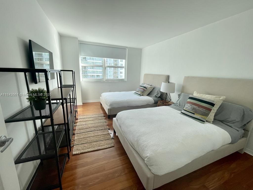 1155 Brickell Bay Dr, Unit 2802, Miami, FL 33131 Photo