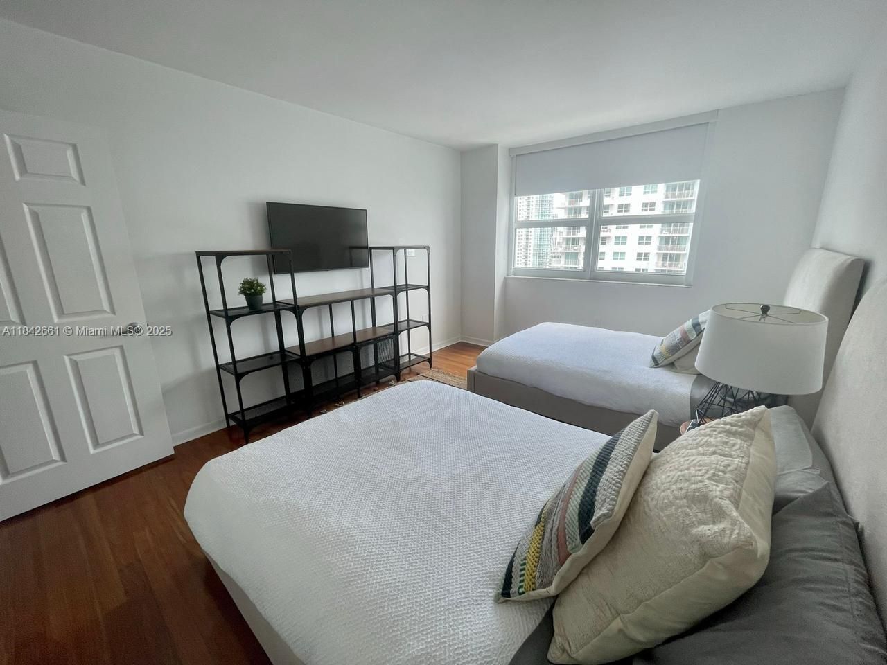 1155 Brickell Bay Dr, Unit 2802, Miami, FL 33131 Photo