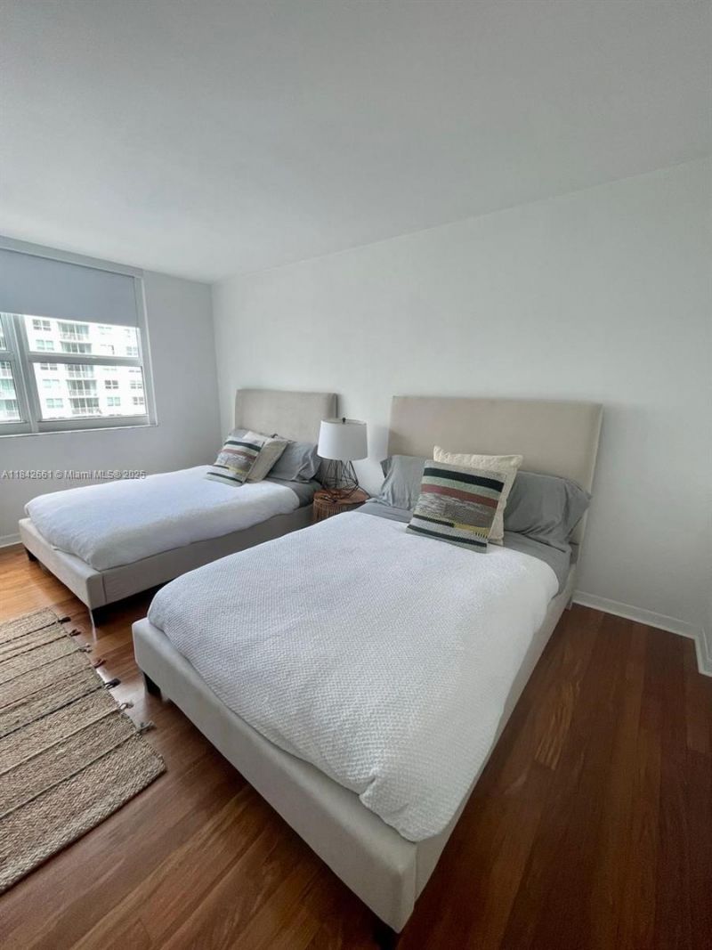 1155 Brickell Bay Dr, Unit 2802, Miami, FL 33131 Photo