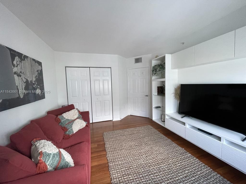 1155 Brickell Bay Dr, Unit 2802, Miami, FL 33131 Photo