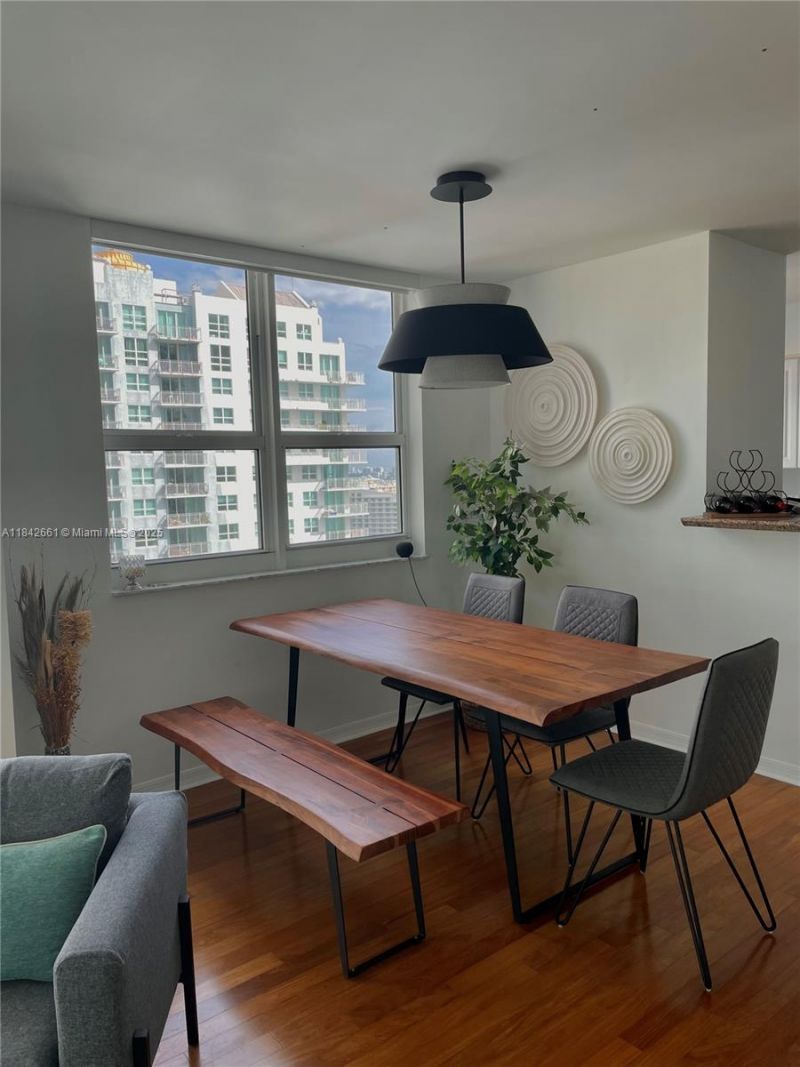 1155 Brickell Bay Dr, Unit 2802, Miami, FL 33131 Photo