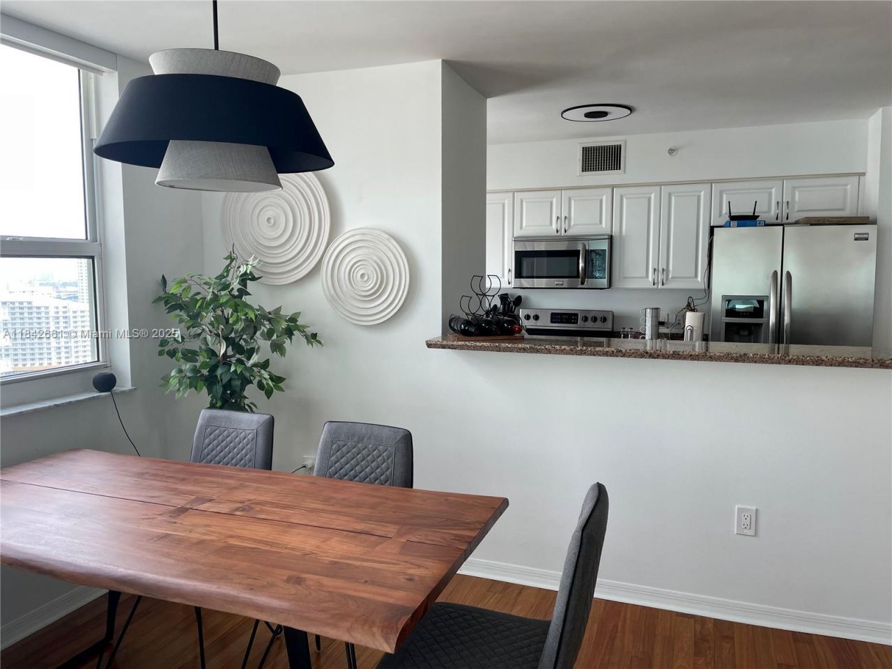 1155 Brickell Bay Dr, Unit 2802, Miami, FL 33131 Photo