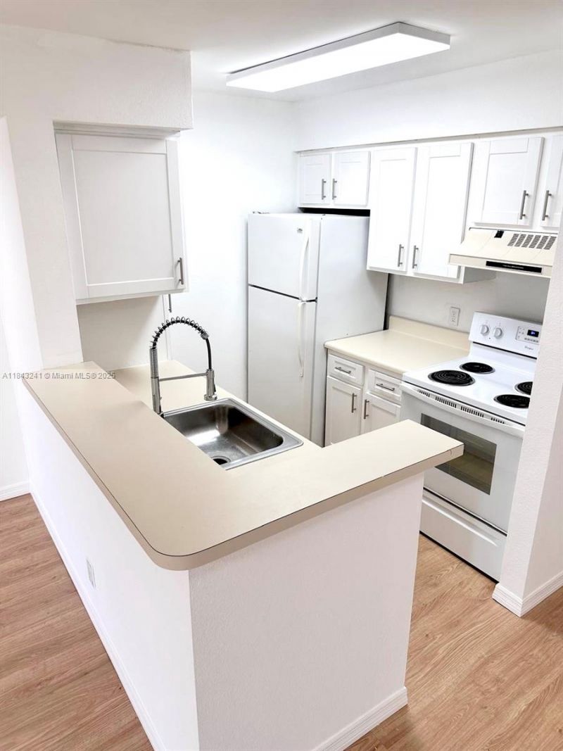 2846 S University Dr, Unit 4202, Davie, FL 33328 Photo