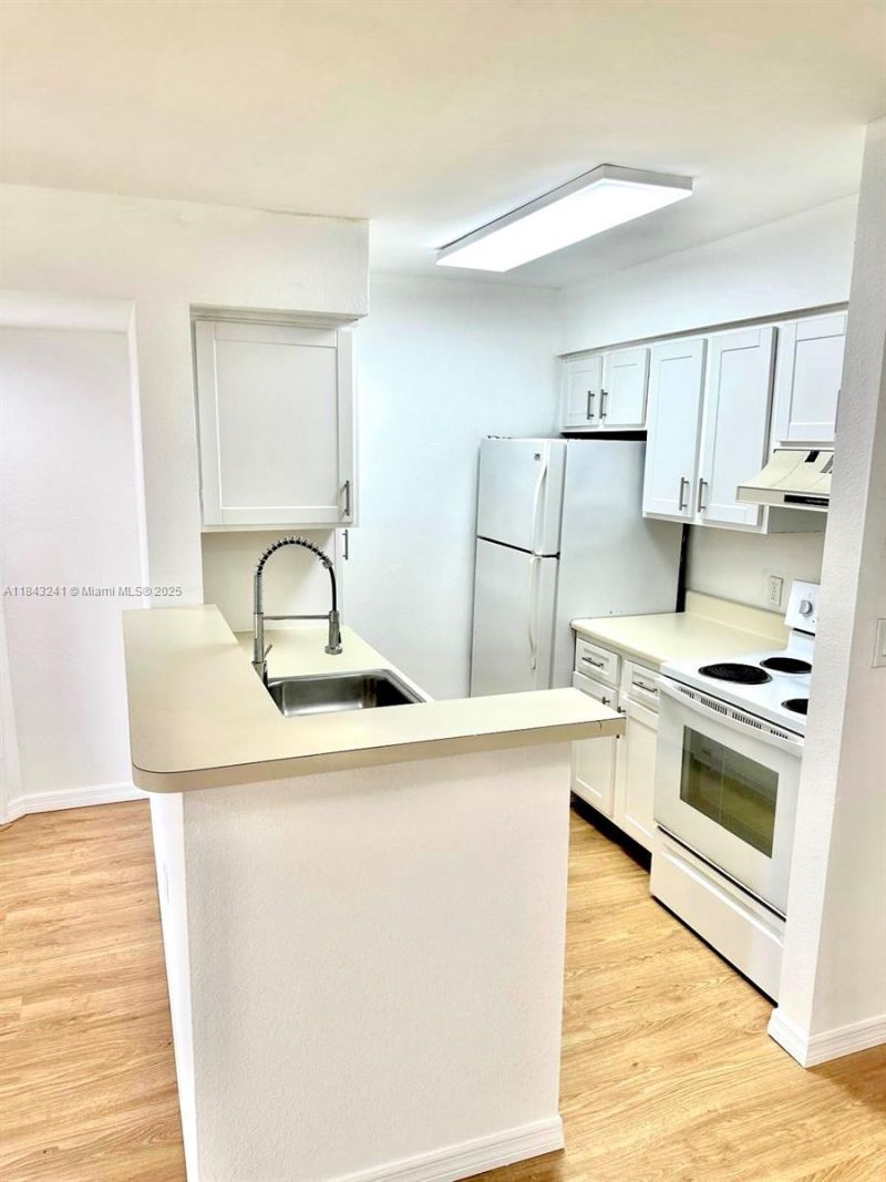 2846 S University Dr, Unit 4202, Davie, FL 33328 Photo