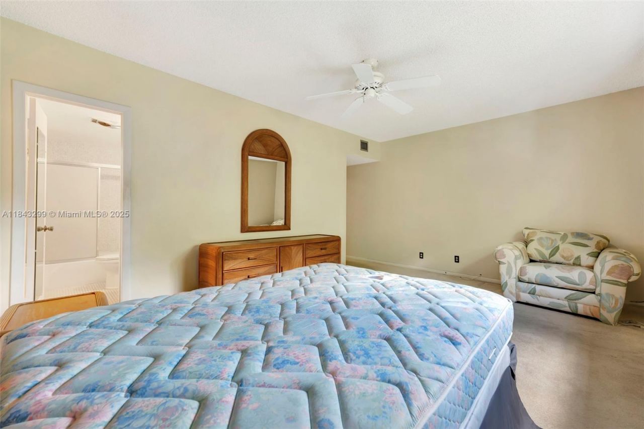 6751 Cypress Rd, Unit 306, Plantation, FL 33317 Photo