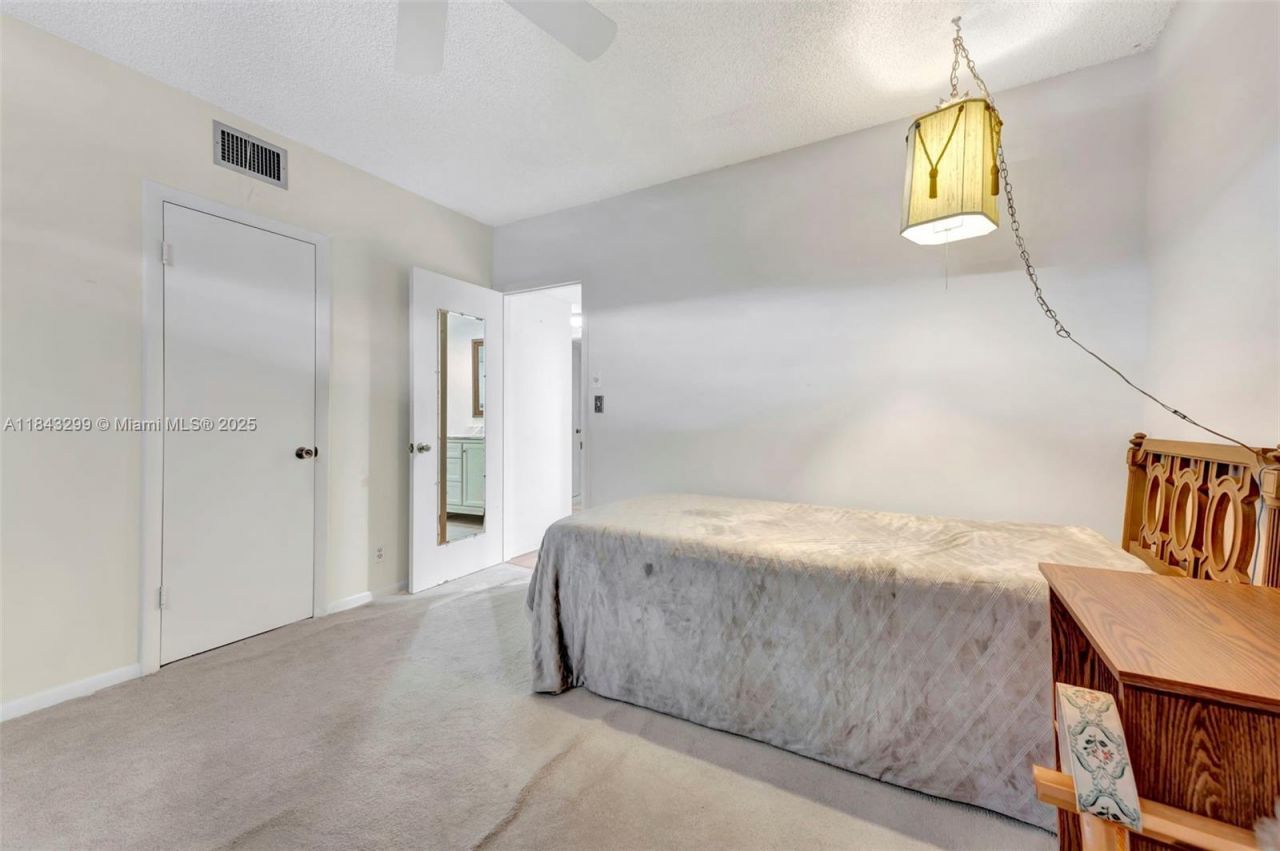 6751 Cypress Rd, Unit 306, Plantation, FL 33317 Photo