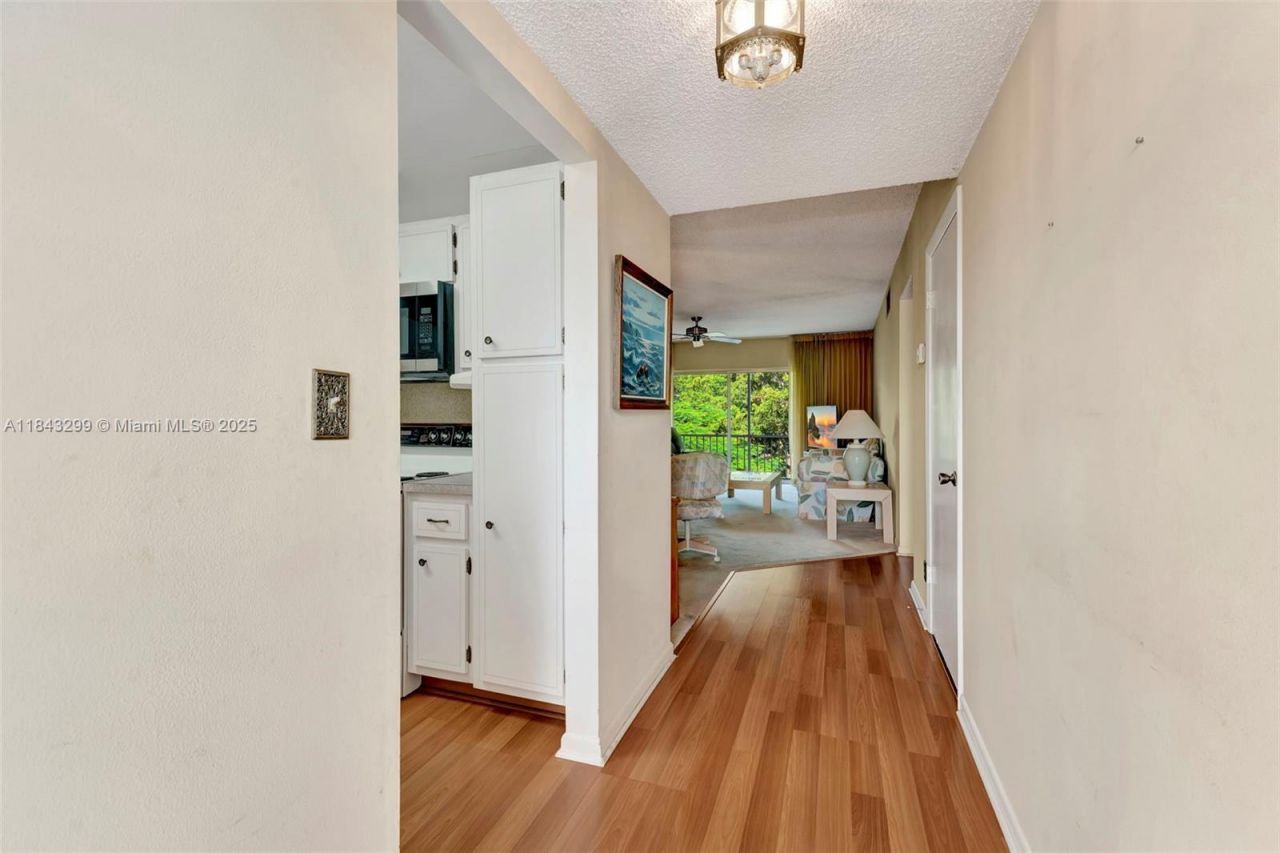 6751 Cypress Rd, Unit 306, Plantation, FL 33317 Photo