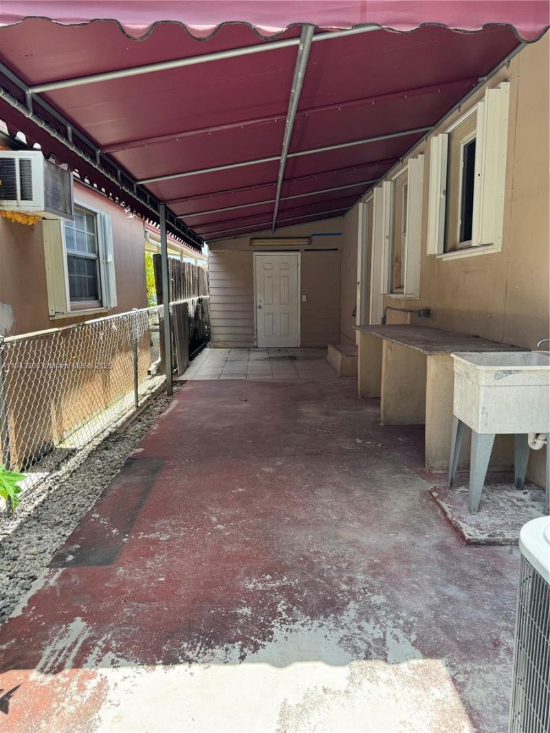 630 SW 62nd Ct, Unit 2, Miami, FL 33144 Photo