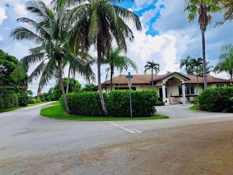 10375 SW 111th St, Miami, FL 33176 Photo