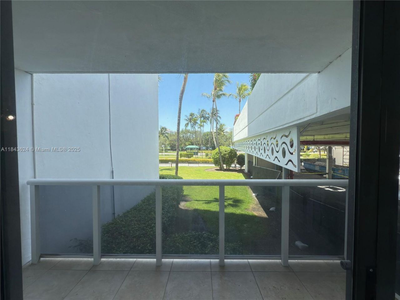 3675 N Country Club Dr, Unit 109, Aventura, FL 33180 Photo