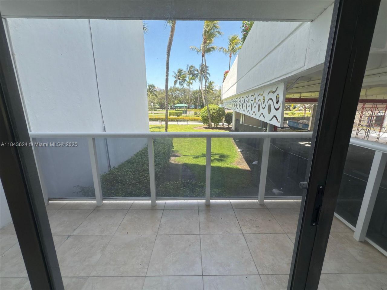 3675 N Country Club Dr, Unit 109, Aventura, FL 33180 Photo