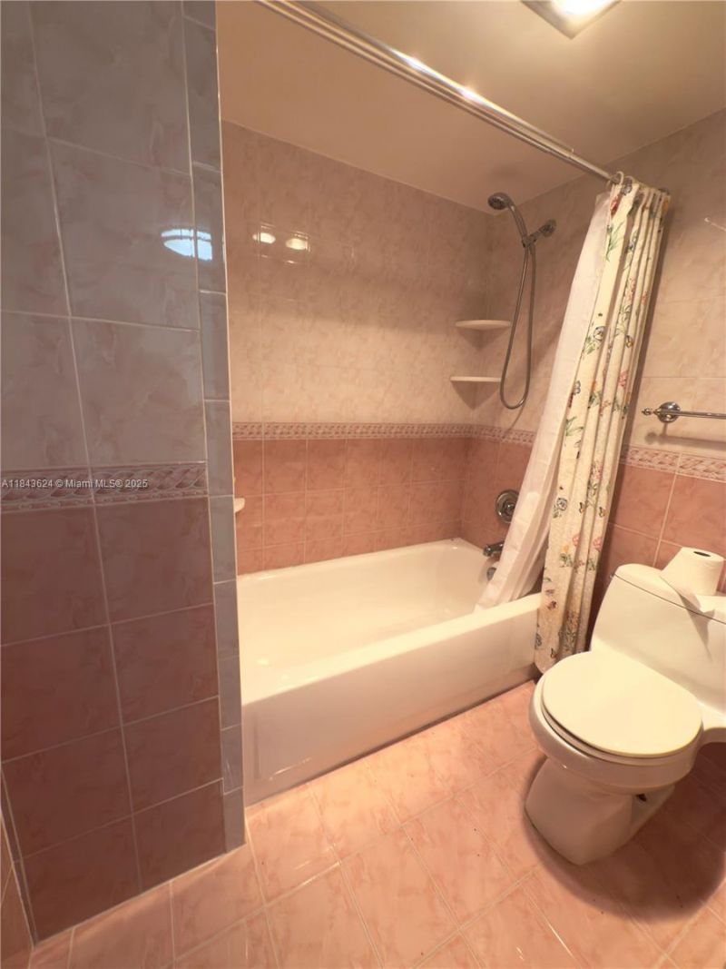 3675 N Country Club Dr, Unit 109, Aventura, FL 33180 Photo