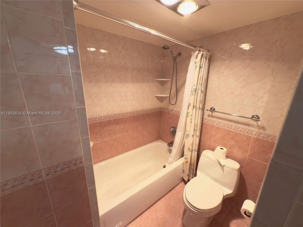 3675 N Country Club Dr, Unit 109, Aventura, FL 33180 Photo