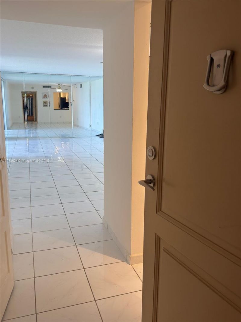3675 N Country Club Dr, Unit 109, Aventura, FL 33180 Photo