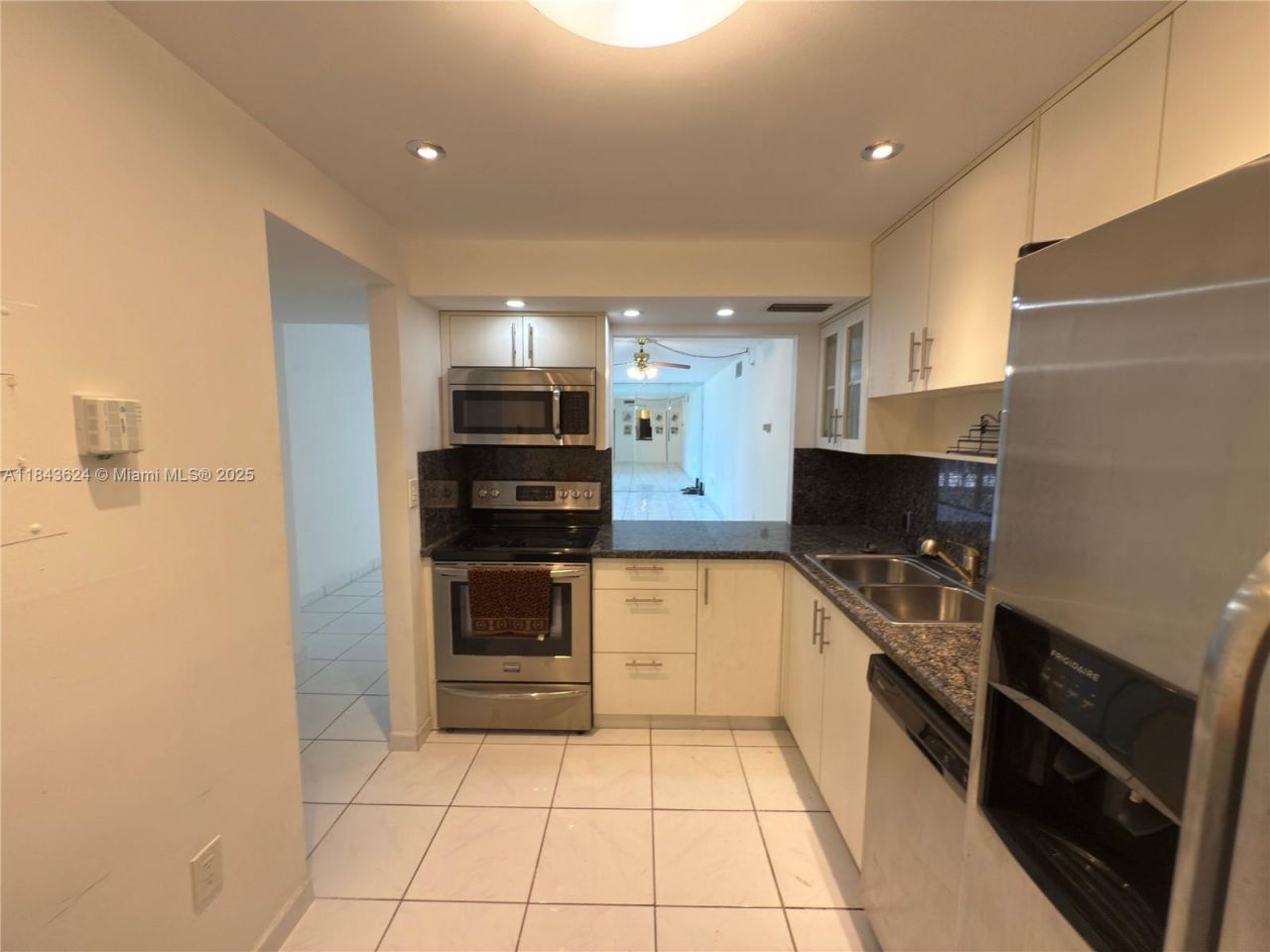 3675 N Country Club Dr, Unit 109, Aventura, FL 33180 Photo