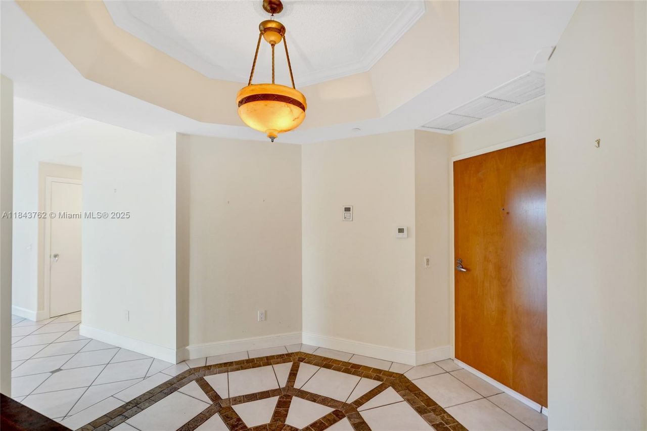 21150 Point Pl, Unit 406, Aventura, FL 33180 Photo