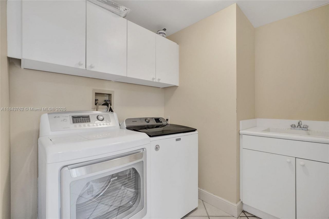 21150 Point Pl, Unit 406, Aventura, FL 33180 Photo