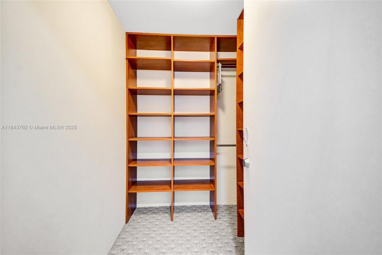 21150 Point Pl, Unit 406, Aventura, FL 33180 Photo