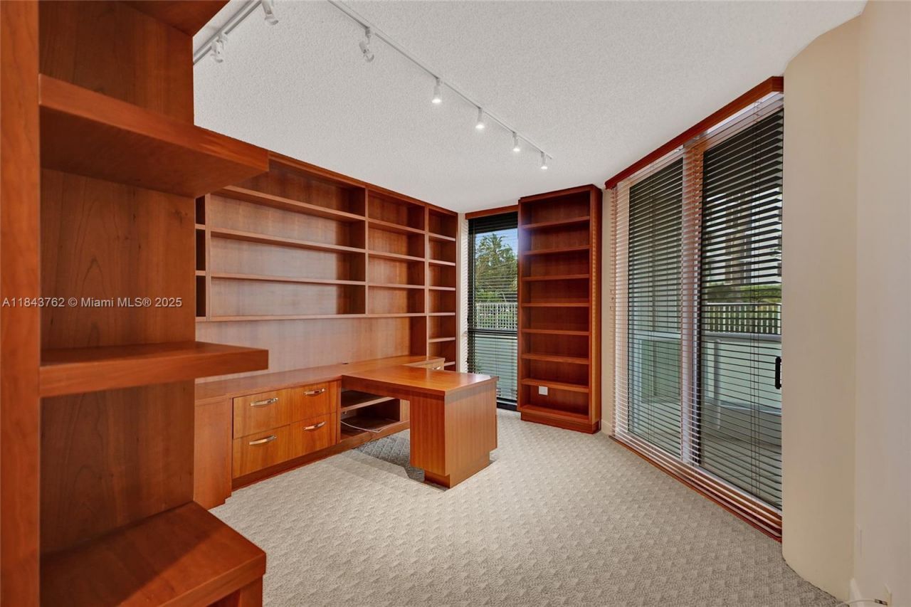 21150 Point Pl, Unit 406, Aventura, FL 33180 Photo