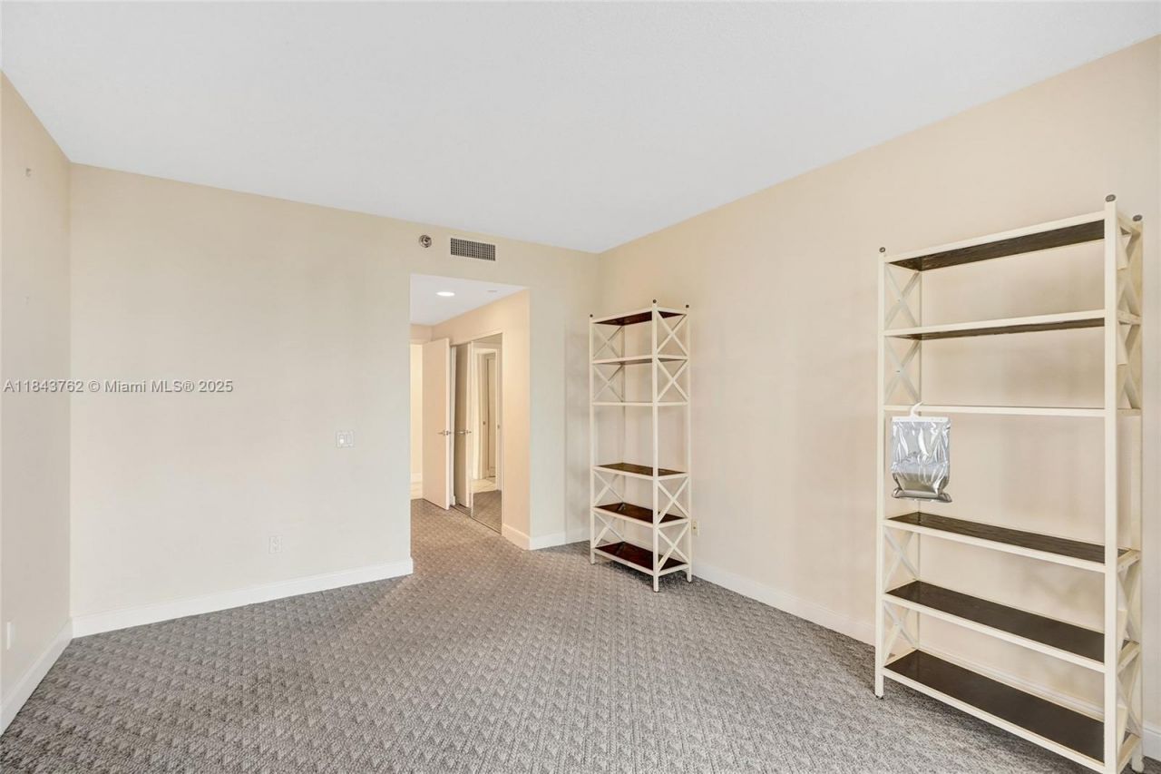21150 Point Pl, Unit 406, Aventura, FL 33180 Photo