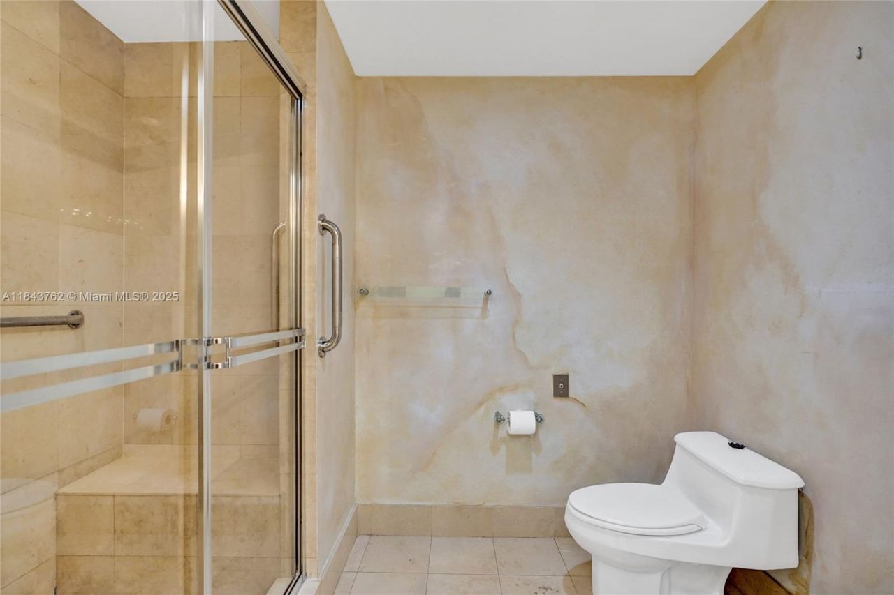 21150 Point Pl, Unit 406, Aventura, FL 33180 Photo