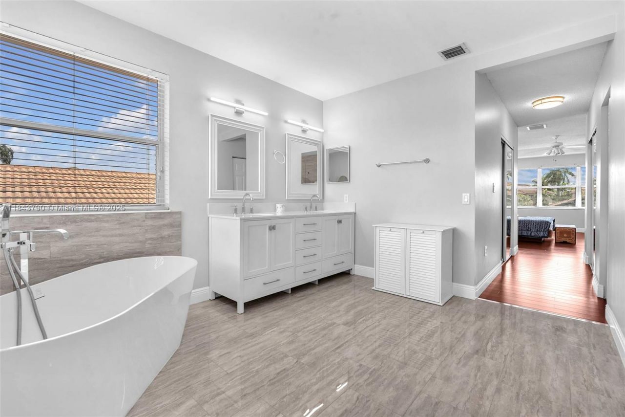 2885 SW 176th Ter, Miramar, FL 33029 Photo