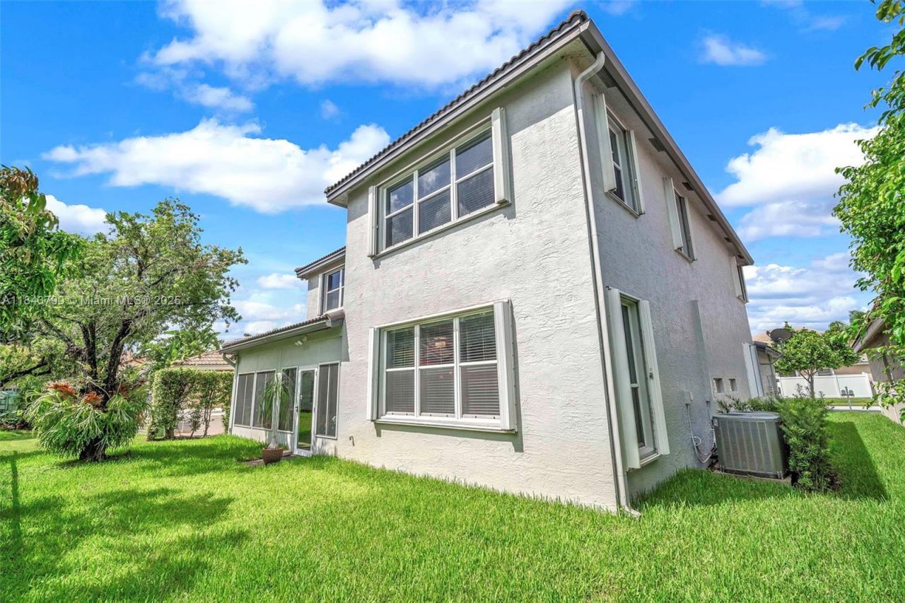 2885 SW 176th Ter, Miramar, FL 33029 Photo