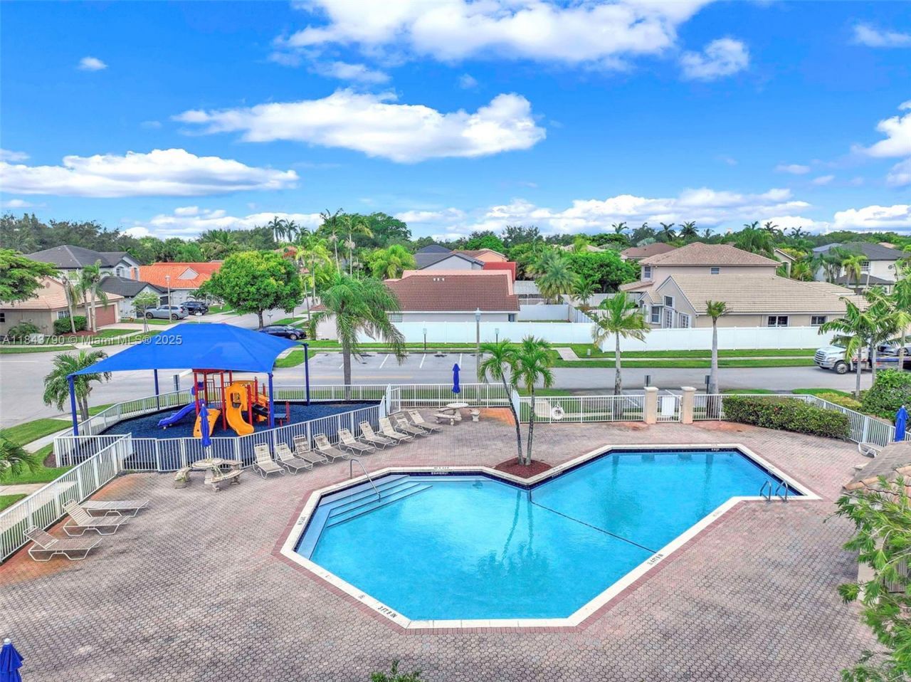 2885 SW 176th Ter, Miramar, FL 33029 Photo