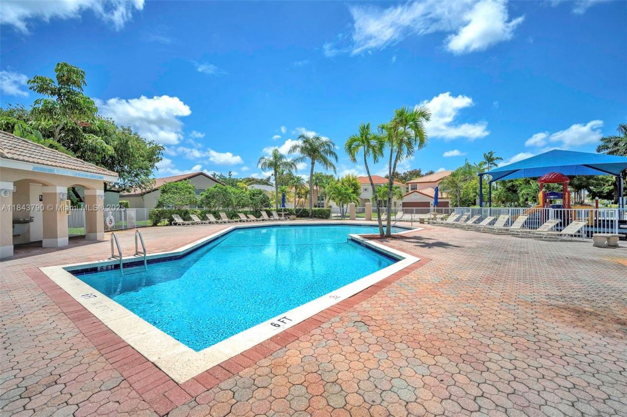 2885 SW 176th Ter, Miramar, FL 33029 Photo