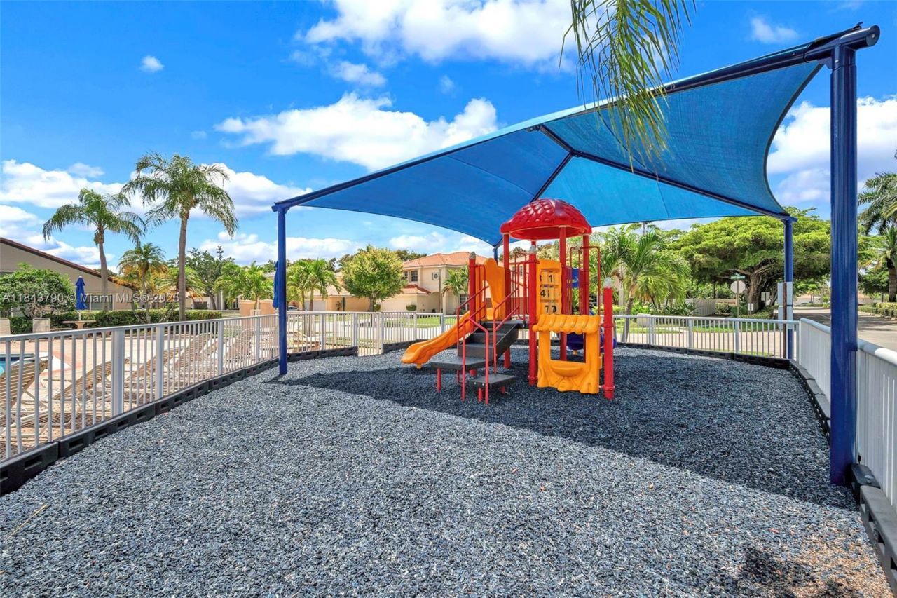 2885 SW 176th Ter, Miramar, FL 33029 Photo