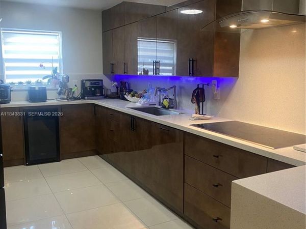 3617 NW 37th St, Lauderdale Lakes, FL 33309