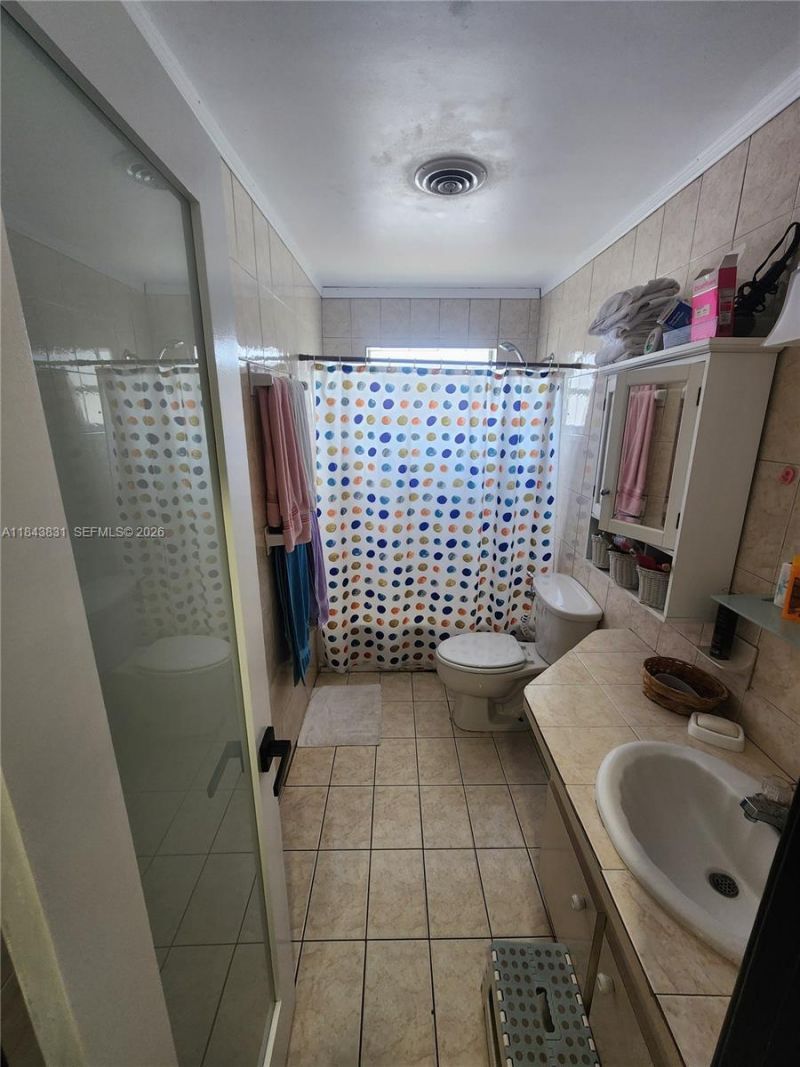 3617 NW 37th St, Lauderdale Lakes, FL 33309 Photo