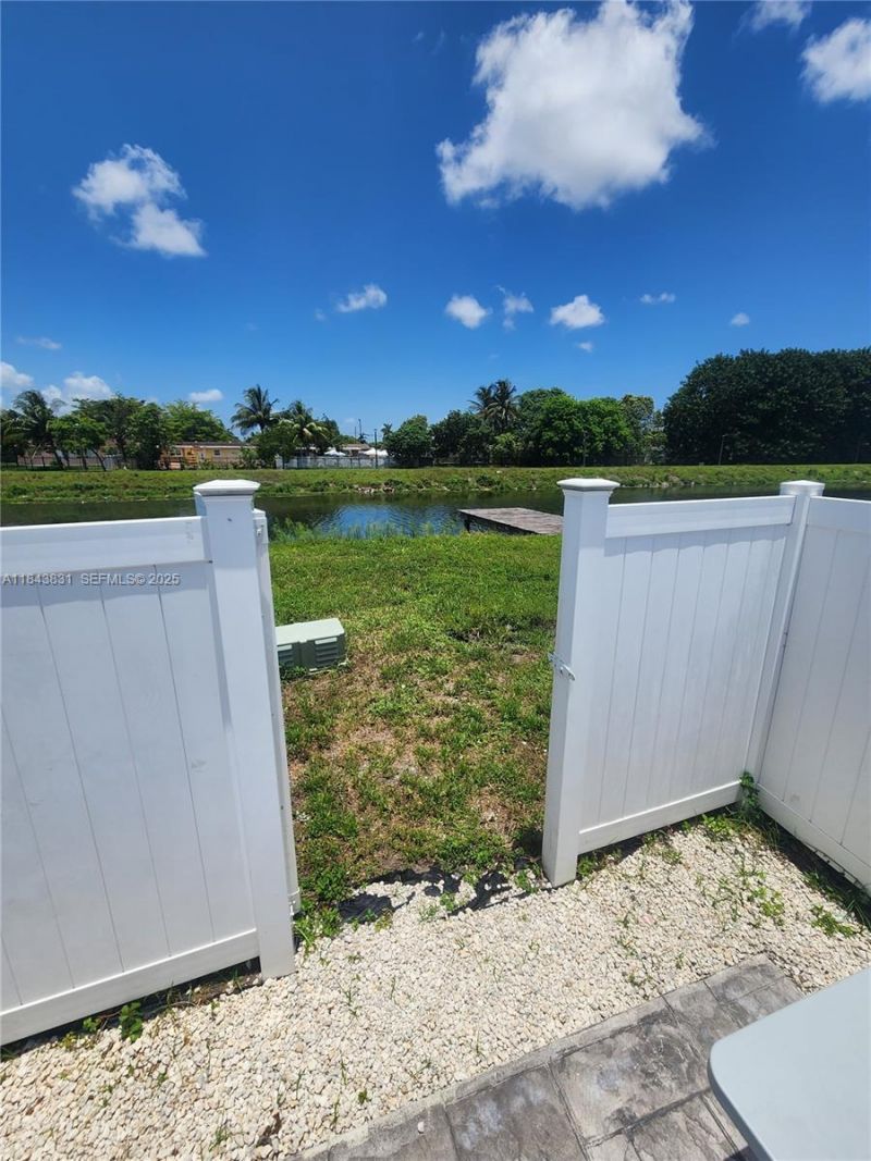 3617 NW 37th St, Lauderdale Lakes, FL 33309 Photo