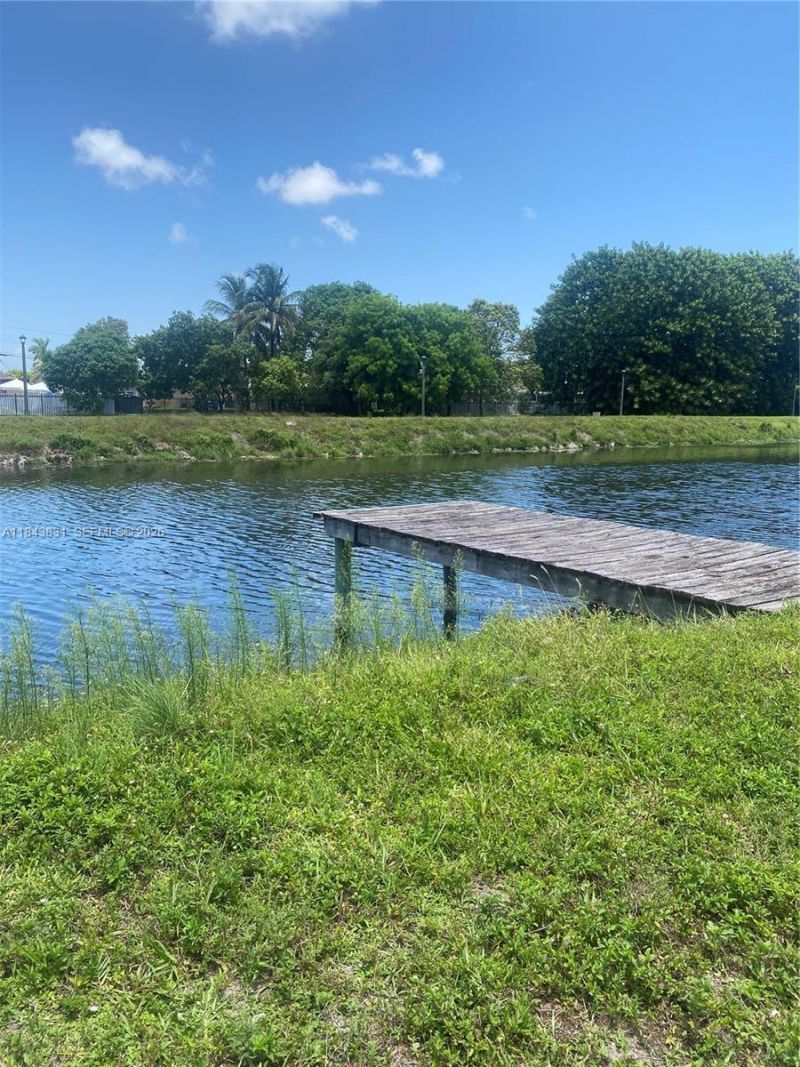 3617 NW 37th St, Lauderdale Lakes, FL 33309 Photo