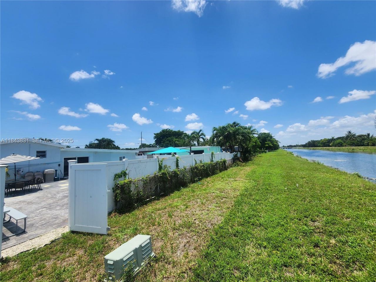 3617 NW 37th St, Lauderdale Lakes, FL 33309 Photo