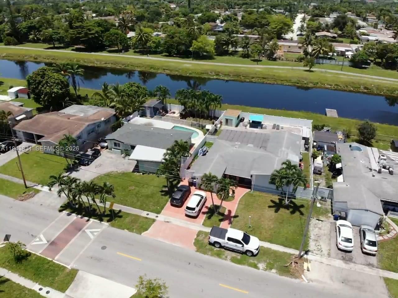 3617 NW 37th St, Lauderdale Lakes, FL 33309 Photo