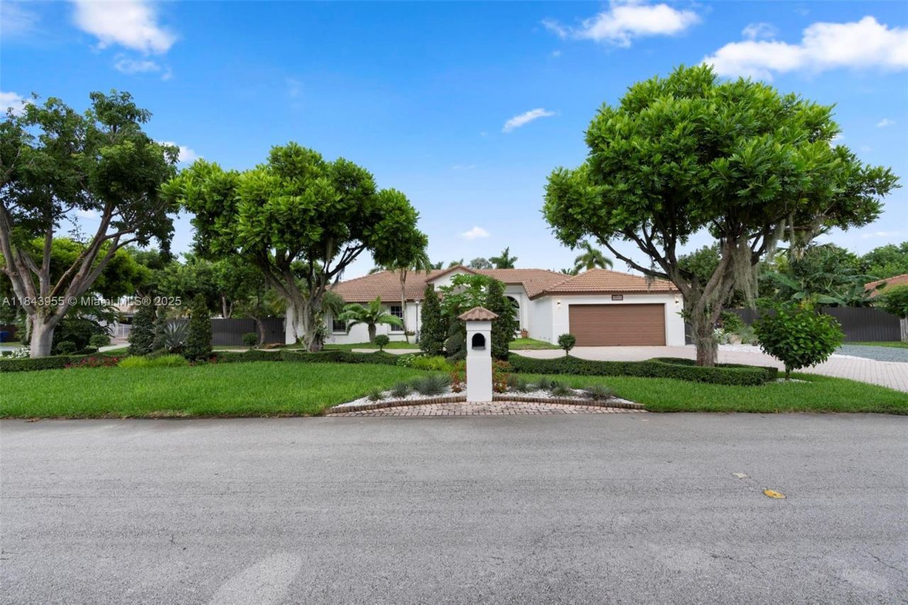 28401 SW 158th Ct, Homestead, FL 33033 Photo